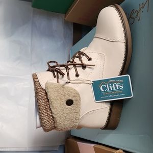 Cliffs boots, size 8